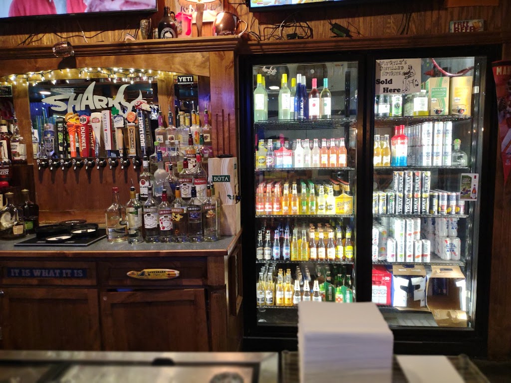Sharkys Pub & Grub, Nevada, MO | restaurant | 400 Johnson Dr, Nevada, MO 64772, USA | 4172836220 OR +1 417-283-6220