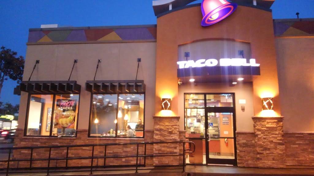 Taco Bell | meal takeaway | 8440 Beverly Blvd, Los Angeles, CA 90048, USA | 3236512061 OR +1 323-651-2061