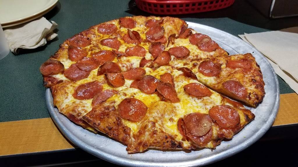 Round Table Pizza | meal delivery | 2408 W Victory Blvd, Burbank, CA 91506, USA | 8188457613 OR +1 818-845-7613