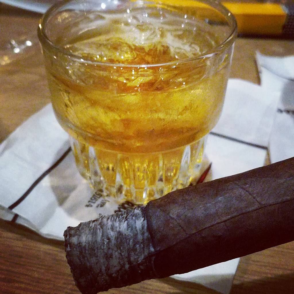 Kouris Pub | restaurant | 4421 N Sterling Ave, Peoria, IL 61615, USA | 3096881971 OR +1 309-688-1971