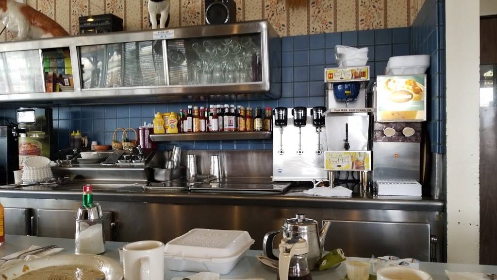 The Village Grille | restaurant | 44303 Sierra Hwy, Lancaster, CA 93534, USA | 6619427760 OR +1 661-942-7760