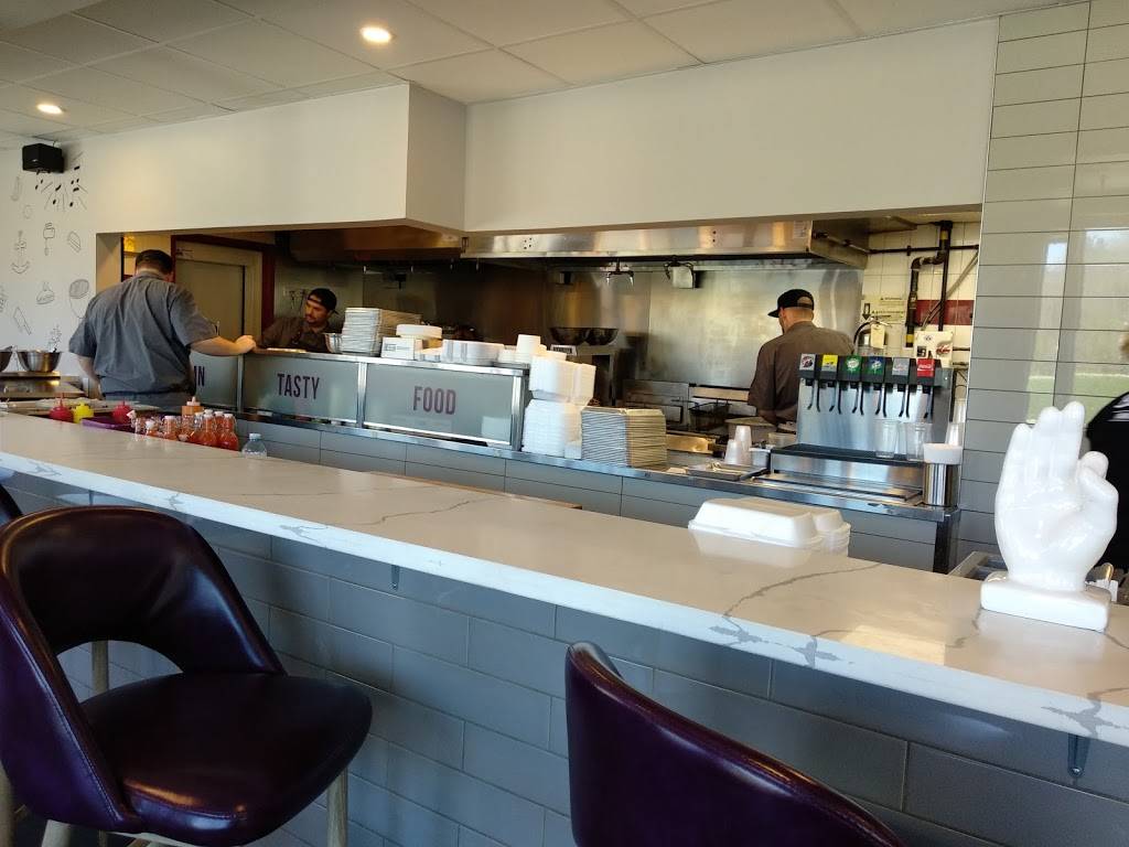 Butchies | restaurant | 939 Dundas St W, Whitby, ON L1N 2N8, Canada | 9054449991 OR +1 905-444-9991