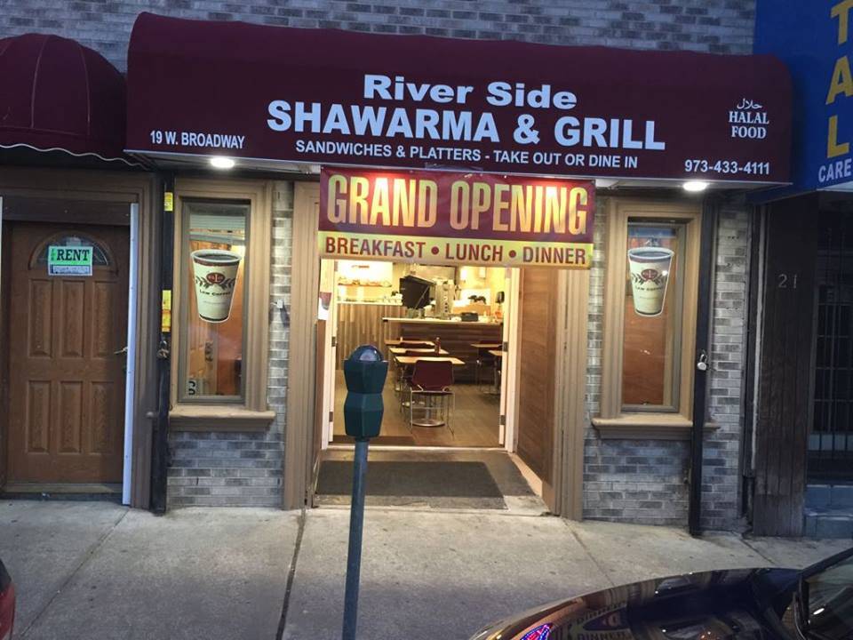 restaurant - River Side - shawarma&grill | restaurant | 19 W Broadway, Paterson, NJ 07505, USA | 9734331111 OR +1 973-433-1111