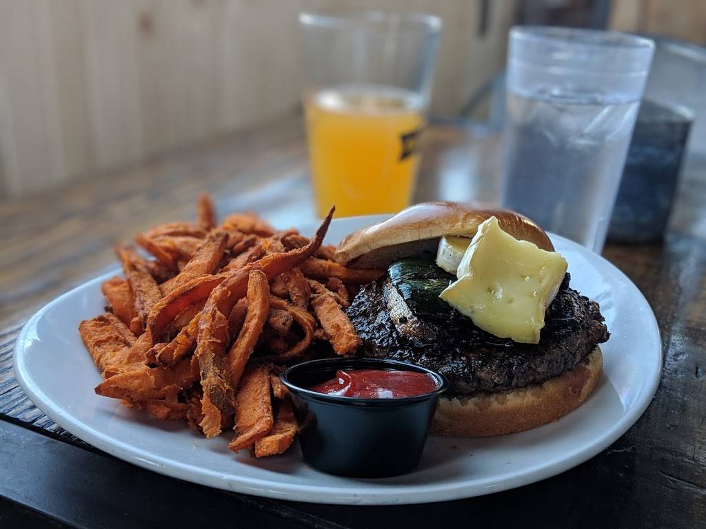 Bantam Pub | restaurant | 737 Ralph McGill Blvd NE, Atlanta, GA 30312, USA | 4042231500 OR +1 404-223-1500