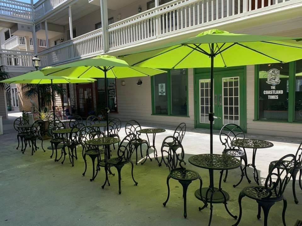 Olives A Greek Kitchen | restaurant | Waterfront Shoppes, 207 Queen Elizabeth Ave 1st Floor, Manteo, NC 27954, USA | 2524233322 OR +1 252-423-3322