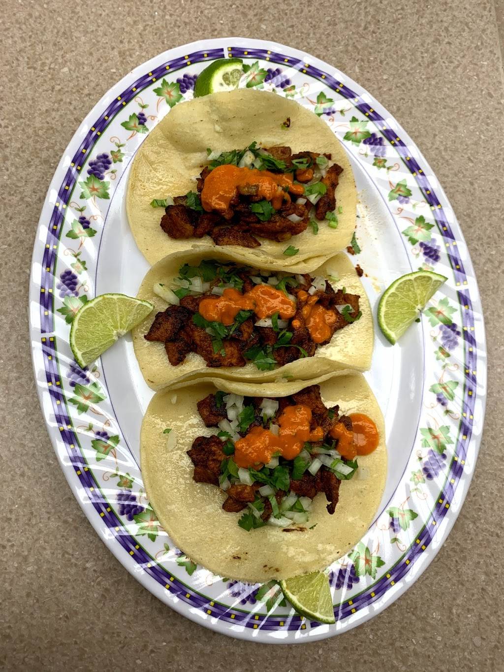 La Bendición | restaurant | 276 White St, Danbury, CT 06810, USA | 2034563277 OR +1 203-456-3277