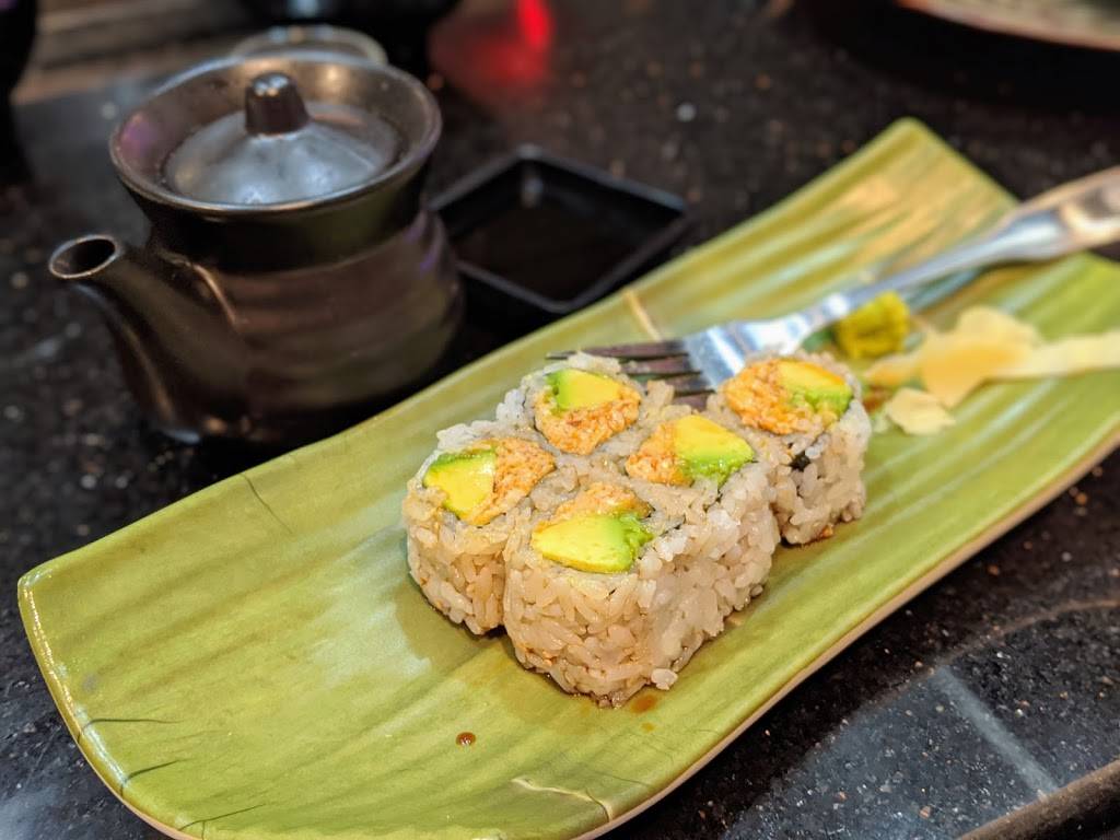 Fuji Hibachi sushi Asian bistro | restaurant | 2184 Glenwood Shopping Plaza, Oneida, NY 13421, USA | 3152804768 OR +1 315-280-4768