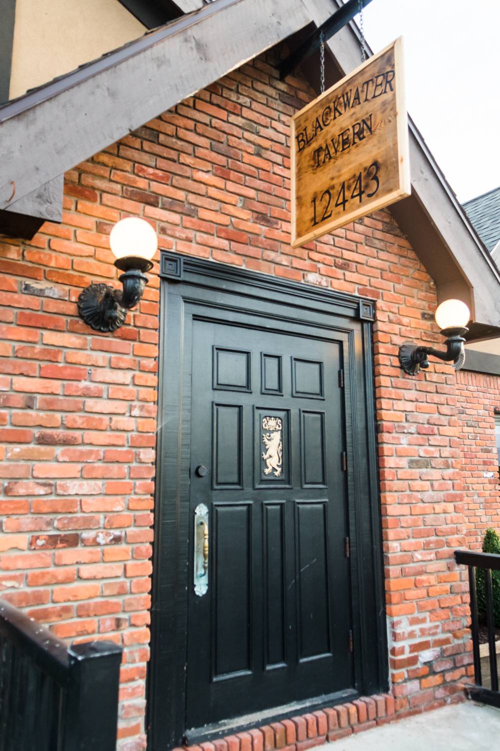 Black Water Tavern & Tap | restaurant | 12443 Broadway, Alden, NY 14004, USA | 7169024317 OR +1 716-902-4317