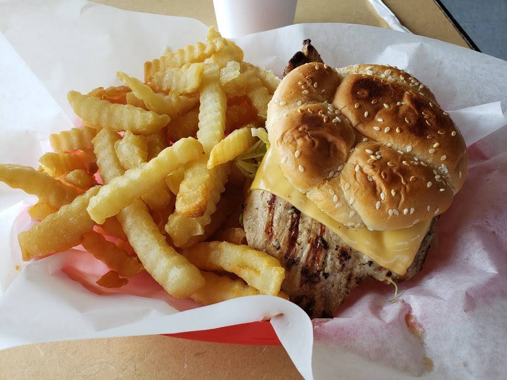 Sammies | restaurant | 728 N Fairfield Rd, Round Lake, IL 60073, USA | 8475463900 OR +1 847-546-3900