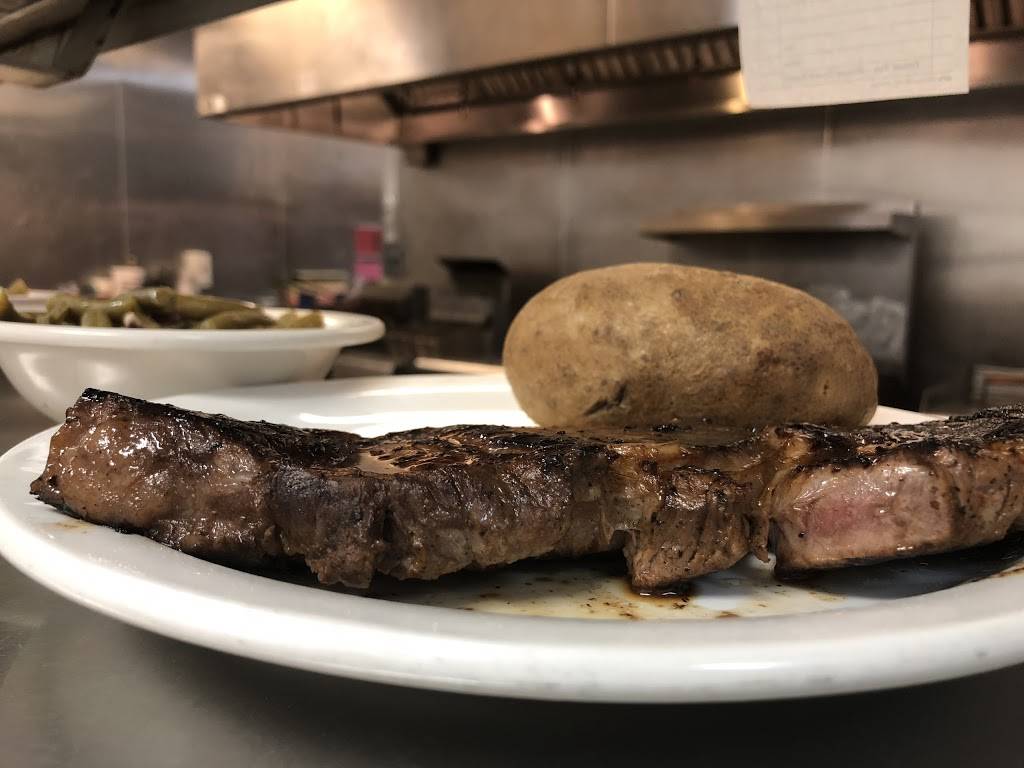 Town and Country Restaurant | restaurant | 15685 US-36, Chrisman, IL 61924, USA | 2172692000 OR +1 217-269-2000