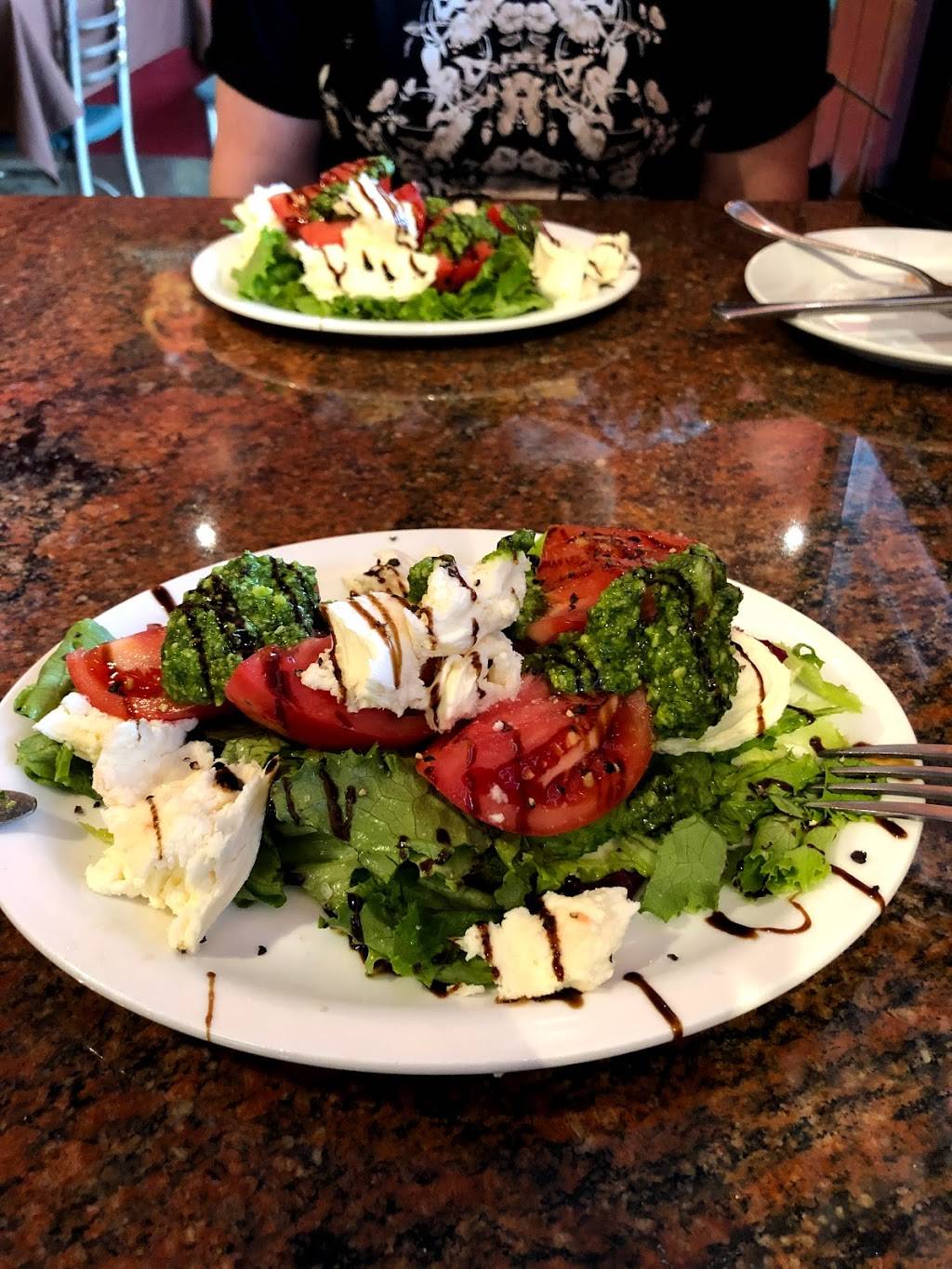 Matteos | restaurant | 125 E Main St, Welland, ON L3B 3W5, Canada | 9057322111 OR +1 905-732-2111