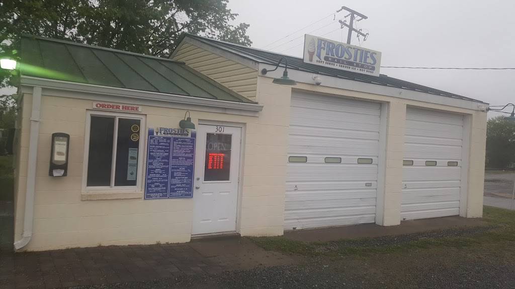 Frosties Rail Stop | restaurant | 301 W Main St, Louisa, VA 23093, USA | 5404183732 OR +1 540-418-3732