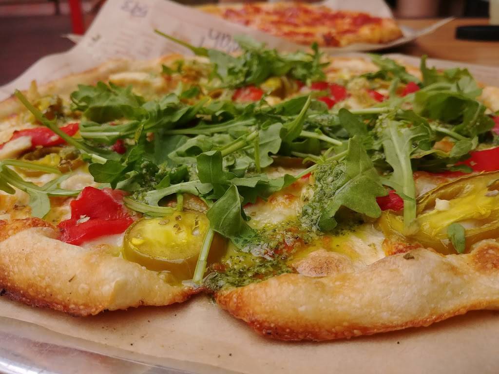 Blaze Pizza | meal takeaway | 1091 Newport Center Dr, Newport Beach, CA 92660, USA | 9496122749 OR +1 949-612-2749