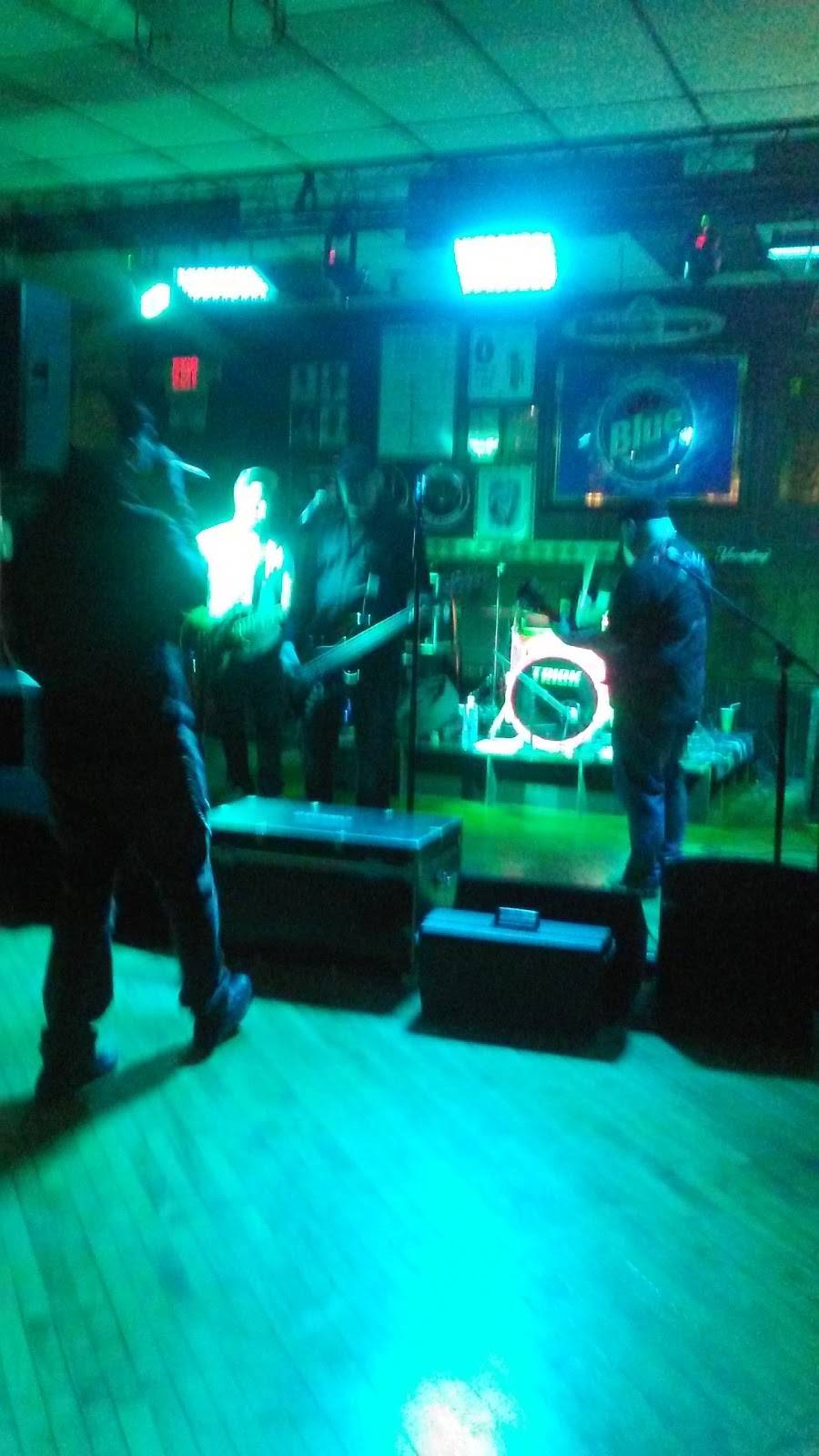 End Zone Bar & Grill | restaurant | 216 N 10th St, Kulpmont, PA 17834, USA | 5703735040 OR +1 570-373-5040