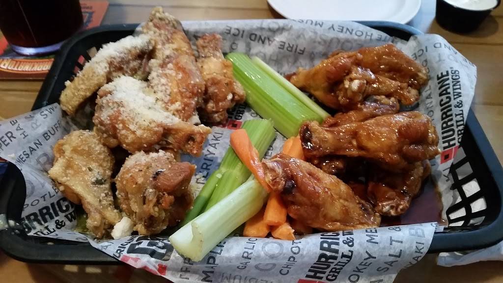 Hurricane Grill & Wings | meal takeaway | 8017 Plaza del Lago Dr Ste 107, Estero, FL 33928, USA | 2394981536 OR +1 239-498-1536
