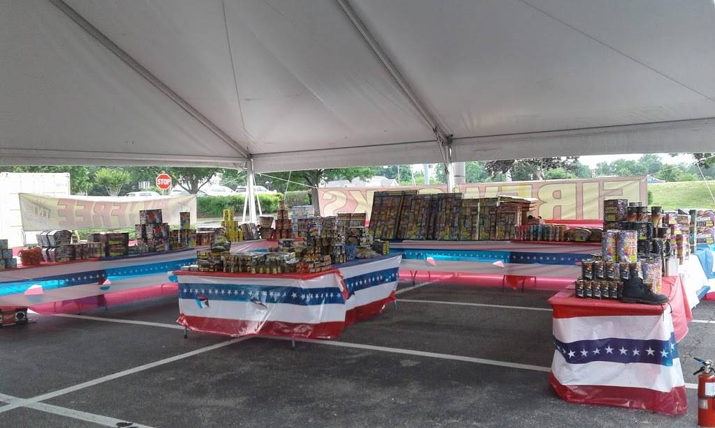 Fox Run Shopping Center | shopping mall | 615 Solomons Island Rd N, Prince Frederick, MD 20678, USA | 6108347287 OR +1 610-834-7287