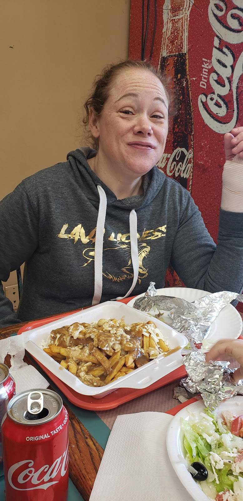 Tonys Corner | restaurant | 314 Queenston Rd, Hamilton, ON L8K 1H5, Canada | 9055455333 OR +1 905-545-5333