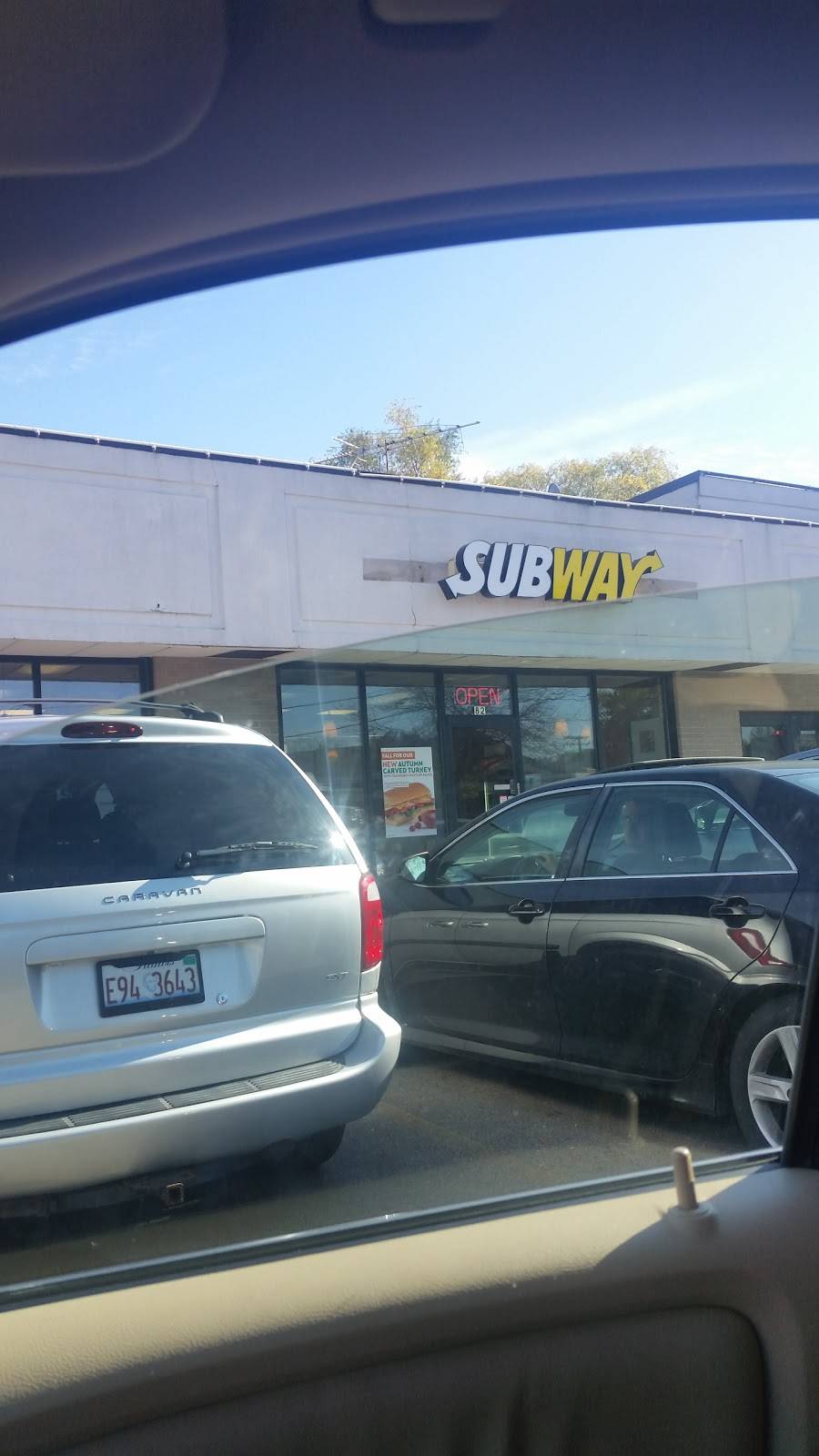 Subway Restaurants | restaurant | 82 N Eastwood Dr, Woodstock, IL 60098, USA | 8153387827 OR +1 815-338-7827