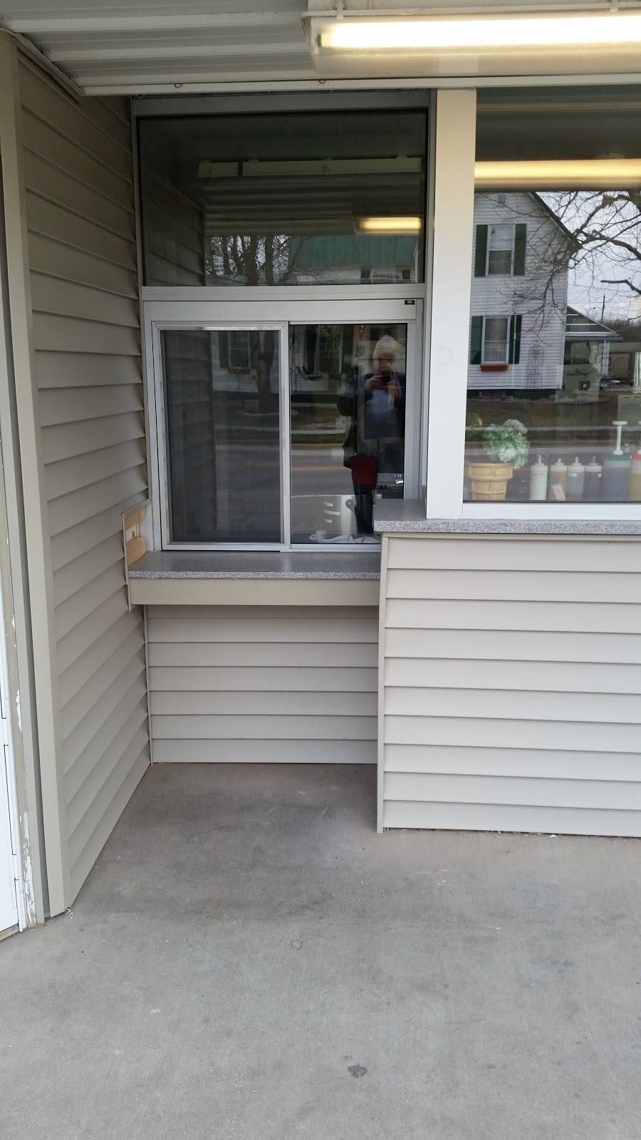 Toots Treats LLC | restaurant | 9687, 608 W Main St, Elmwood, IL 61529, USA | 3097428668 OR +1 309-742-8668