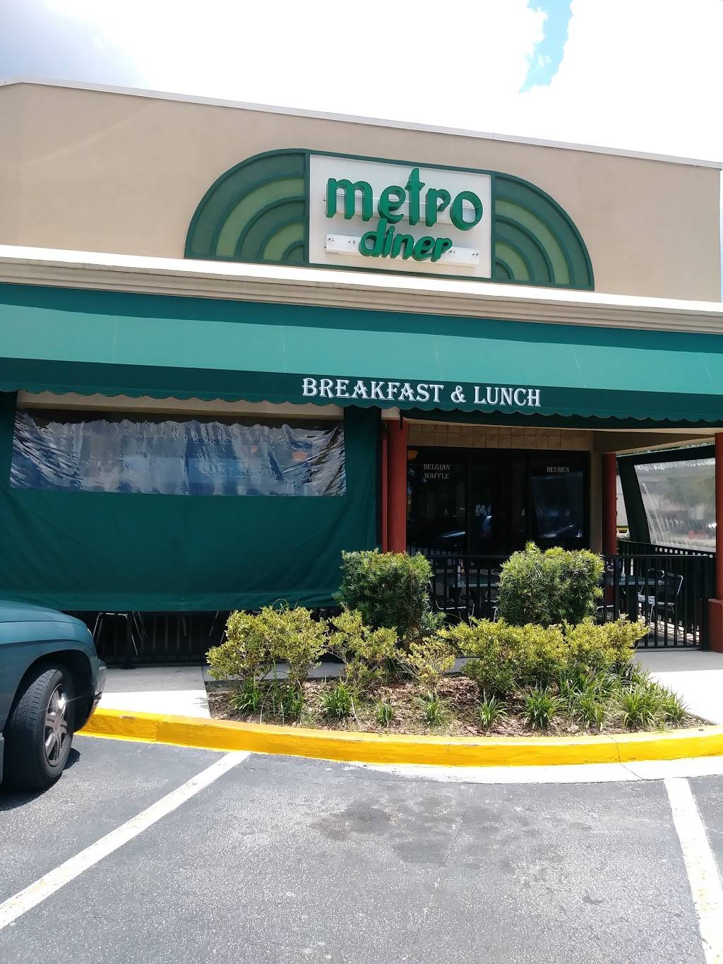 Metro Diner | cafe | 9802 Baymeadows Rd, Jacksonville, FL 32256, USA | 9044259142 OR +1 904-425-9142