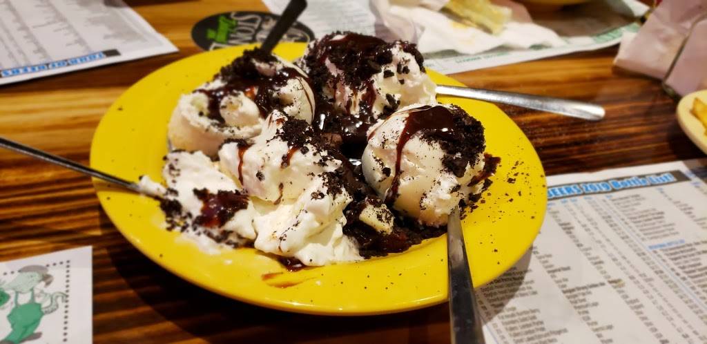 Winking Lizard Tavern | restaurant | 7995 E Broad St, Blacklick, OH 43004, USA | 6144903070 OR +1 614-490-3070