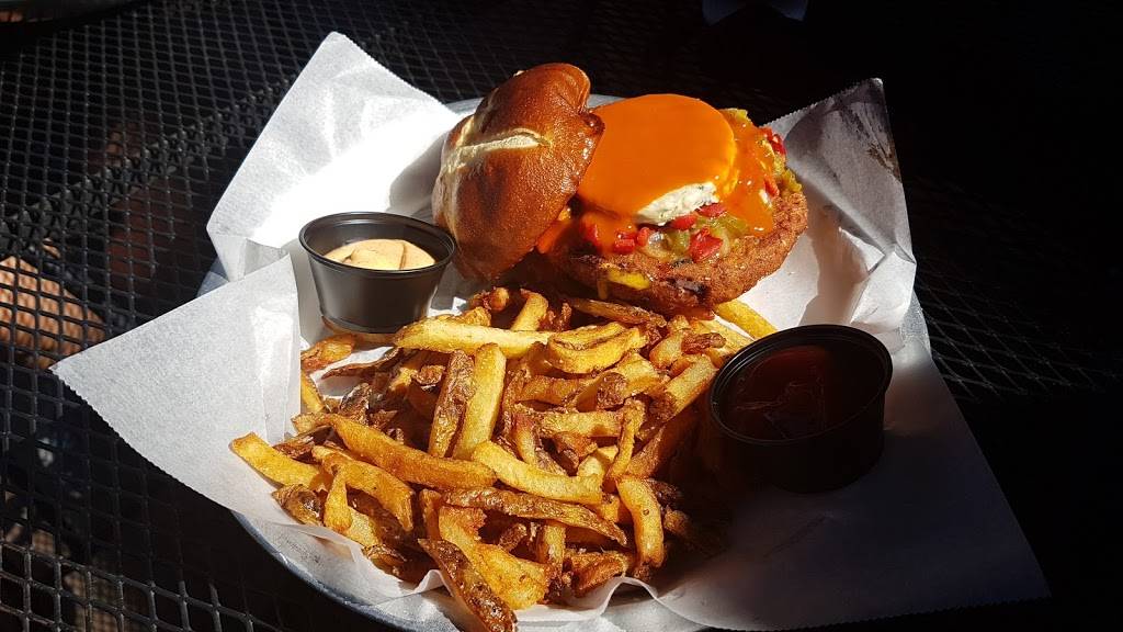 Lockdown Bar & Grill | restaurant | 1024 N Western Ave, Chicago, IL 60622, USA | 7734515625 OR +1 773-451-5625