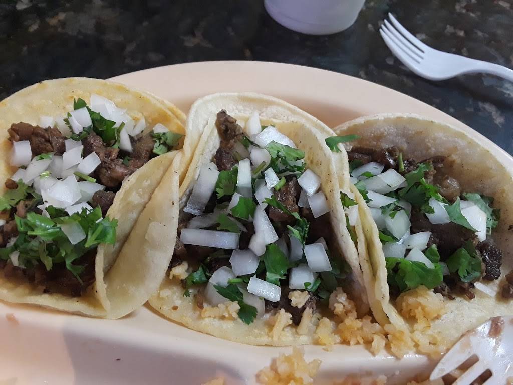 Monicas Tacos | restaurant | 11430 I Ave, Hesperia, CA 92345, USA | 7609475556 OR +1 760-947-5556