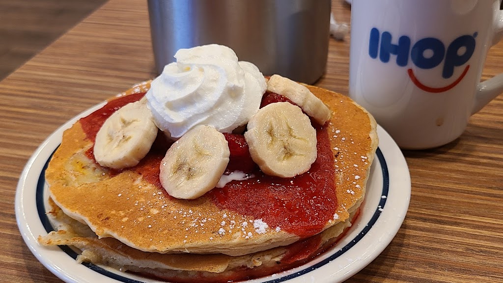 IHOP | restaurant | 32 Newtown Rd, Danbury, CT 06810, USA | 2034563471 OR +1 203-456-3471