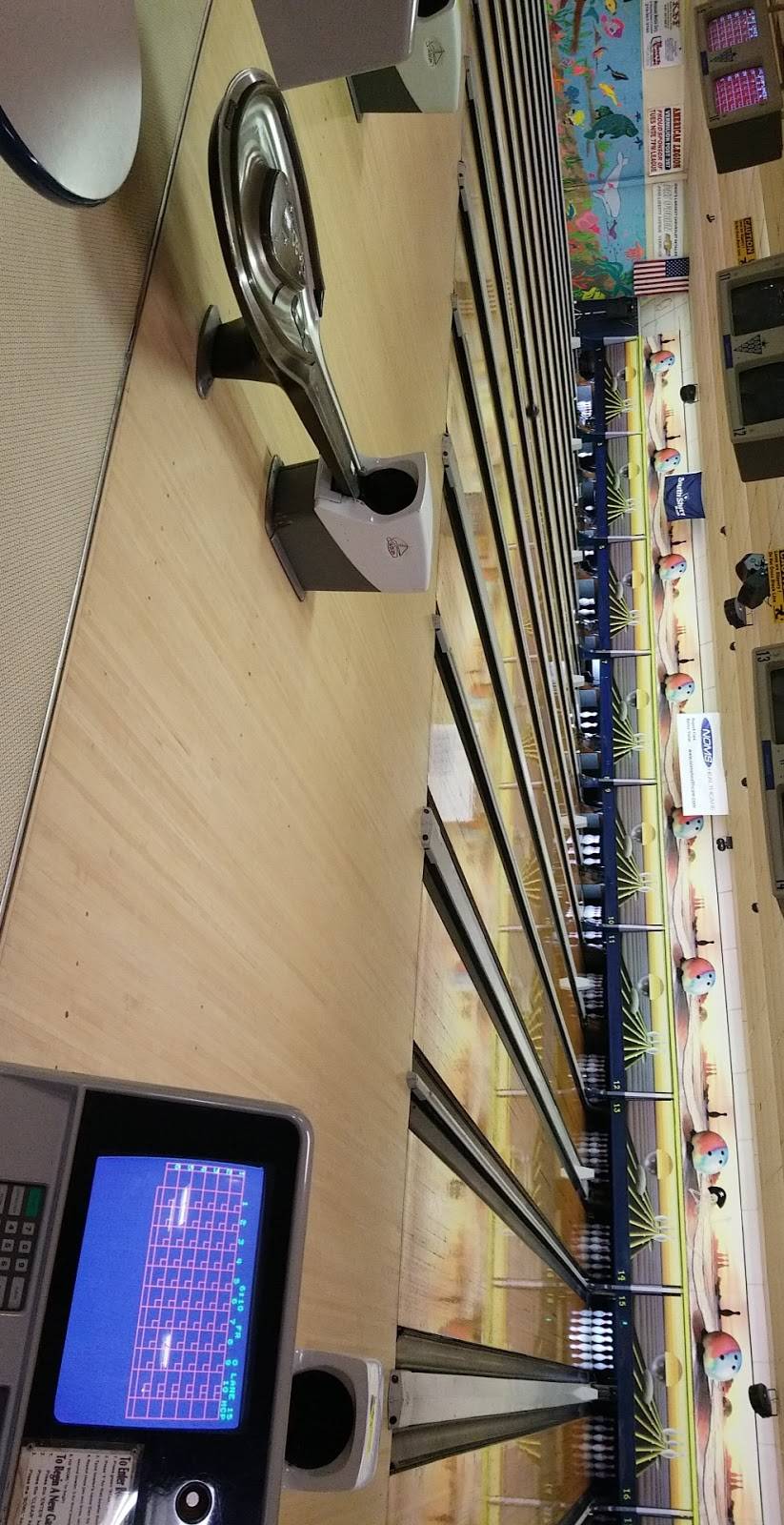 Pence Lake Erie Lanes | restaurant | 4523 Liberty Ave, Vermilion, OH 44089, USA | 4409675260 OR +1 440-967-5260