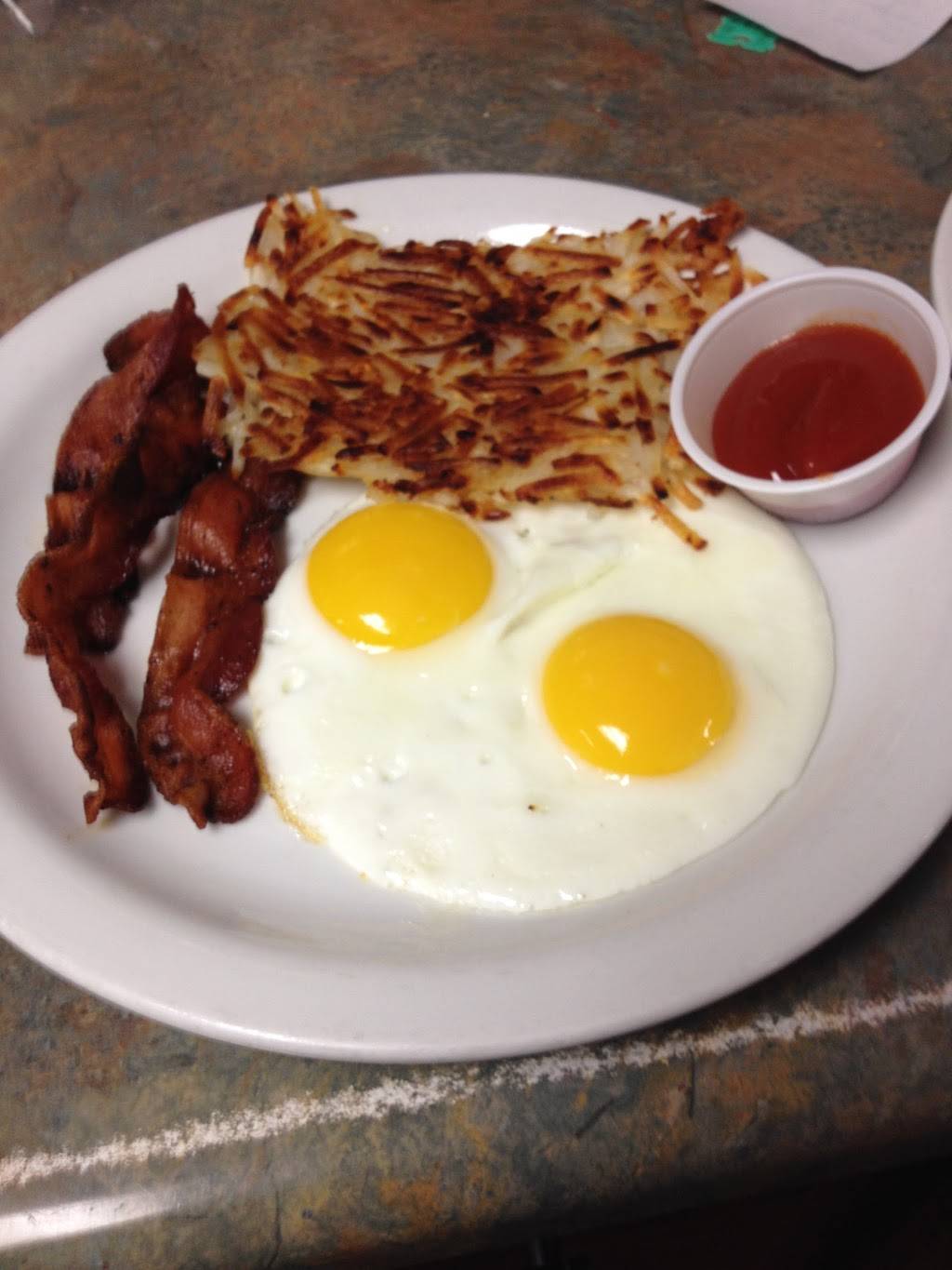 CJs Diner | restaurant | 74894 Lennon Pl suite h-1, Palm Desert, CA 92260, USA | 7608379650 OR +1 760-837-9650