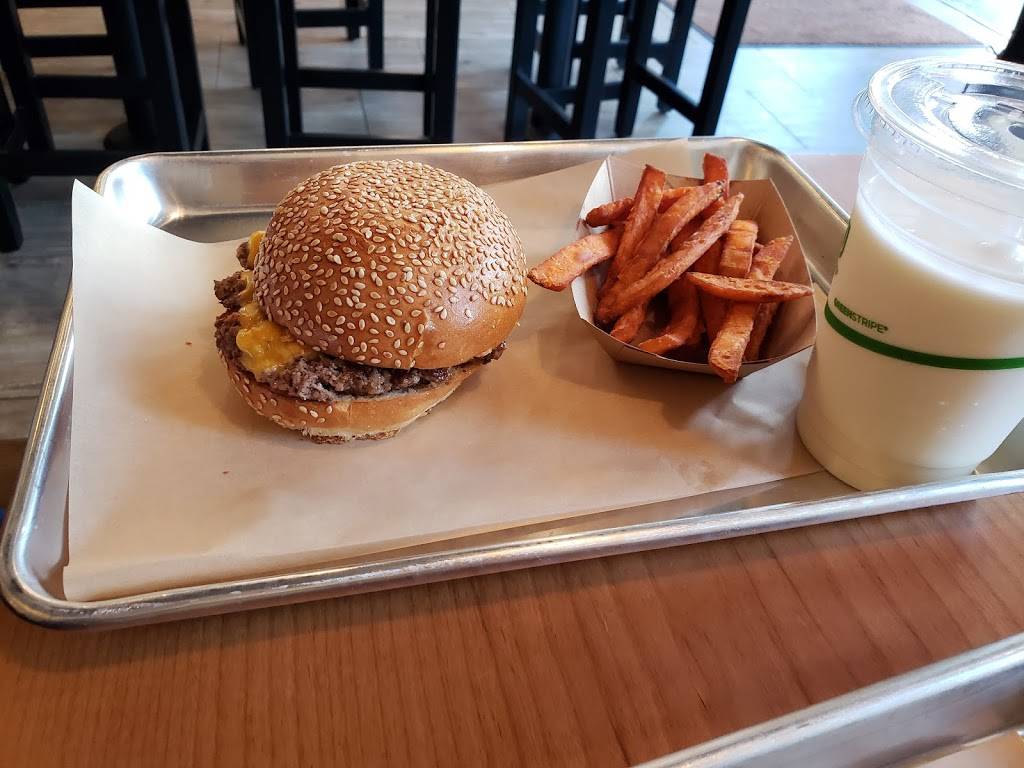 Hi-Way Burger & Fry | restaurant | 3853 24th St, San Francisco, CA 94114, USA | 4156416000 OR +1 415-641-6000