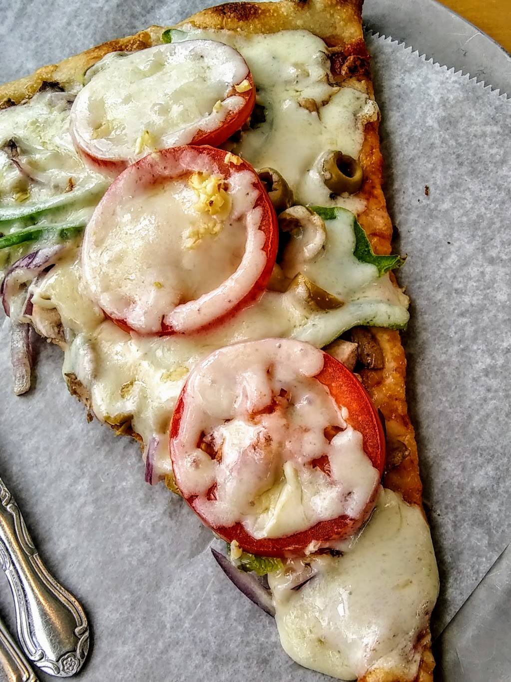 Fellinis Pizza | restaurant | 333 Commerce Dr, Decatur, GA 30030, USA | 4043700551 OR +1 404-370-0551