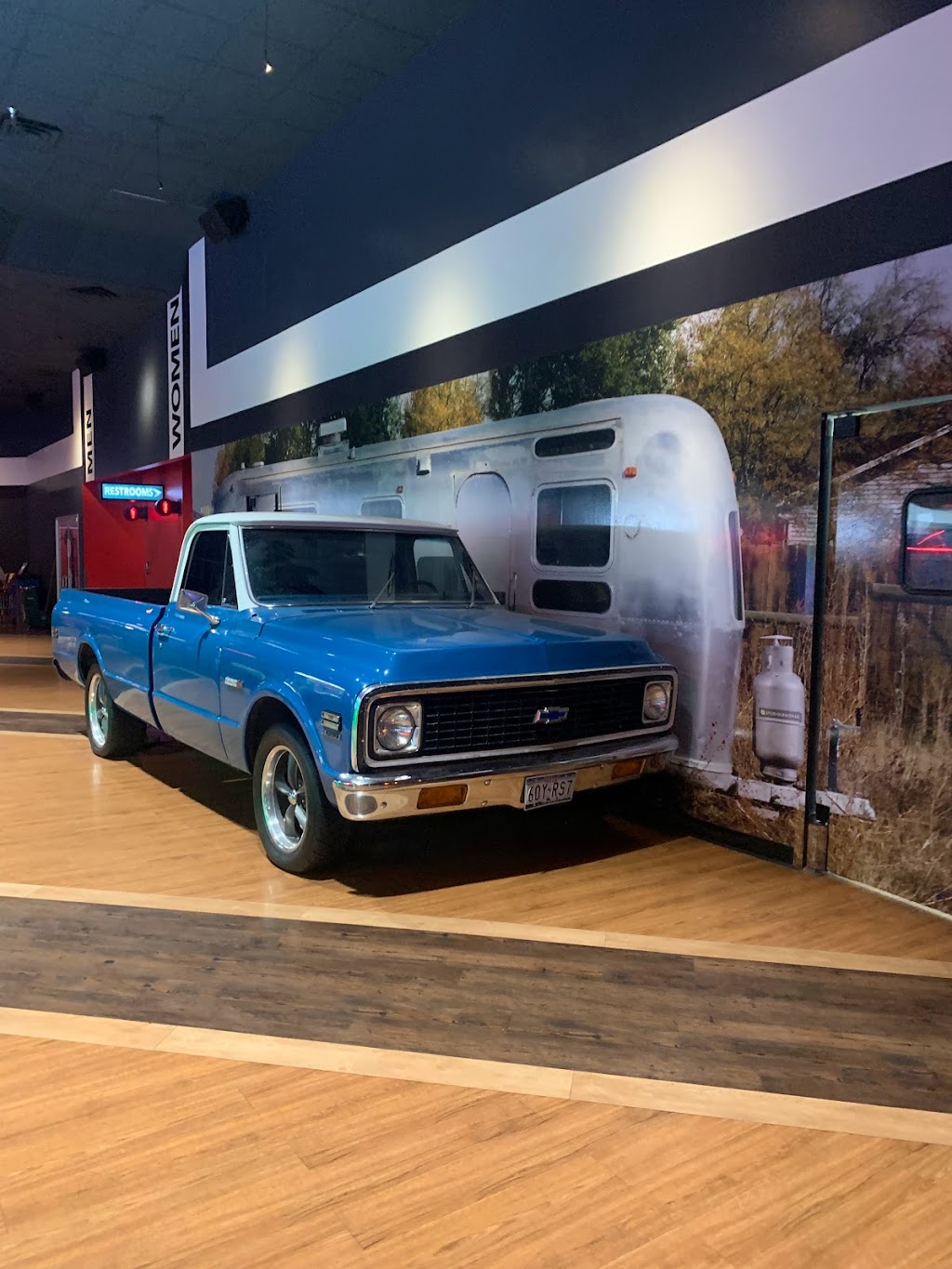 Bowlero Dallas | restaurant | 3805 Belt Line Rd, Addison, TX 75001, USA | 9726207700 OR +1 972-620-7700