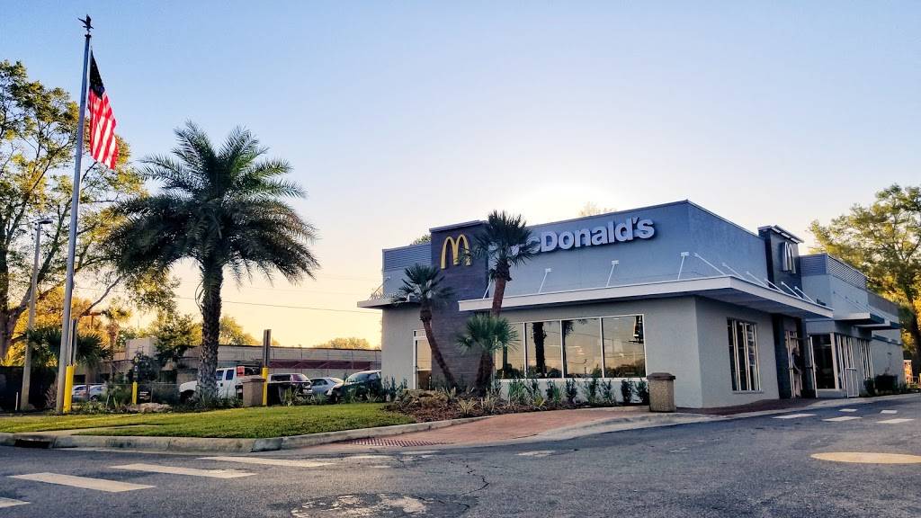 McDonalds | cafe | 8240 SW State Rd 200, Ocala, FL 34481, USA | 3523048117 OR +1 352-304-8117
