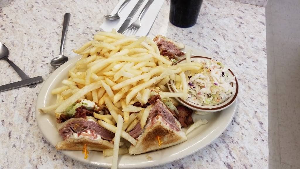 Hugos Family Restaurant | restaurant | 1217 Archer Dr, Claremore, OK 74017, USA | 9183412927 OR +1 918-341-2927