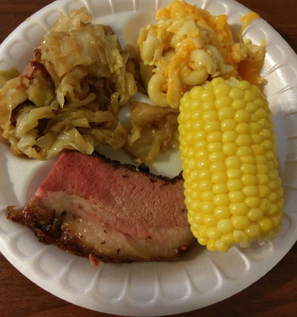 Barnhouse Barbeque | restaurant | 1440 S Live Oak Dr, Moncks Corner, SC 29461, USA | 8437611101 OR +1 843-761-1101