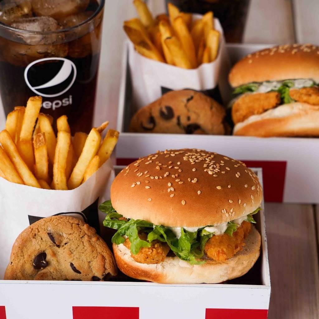 KFC | meal takeaway | 1250 S Service Rd, Mississauga, ON L5E 1V4, Canada | 9052716016 OR +1 905-271-6016