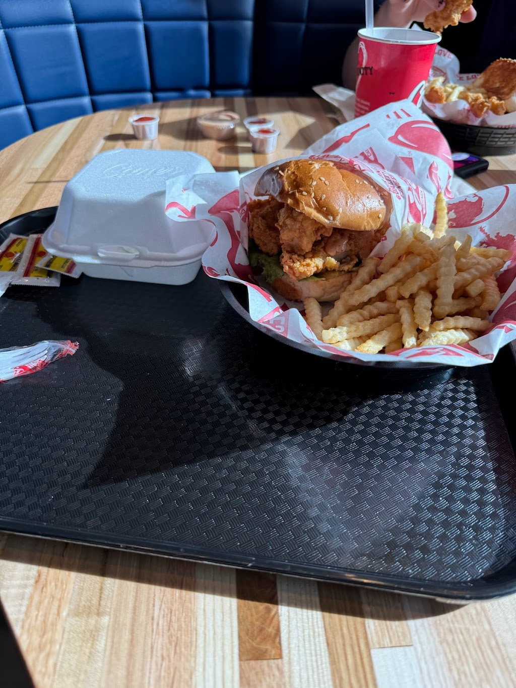 Raising Canes Chicken Fingers | restaurant | 3071 Plank Rd, Fredericksburg, VA 22401, USA | 5713885759 OR +1 571-388-5759