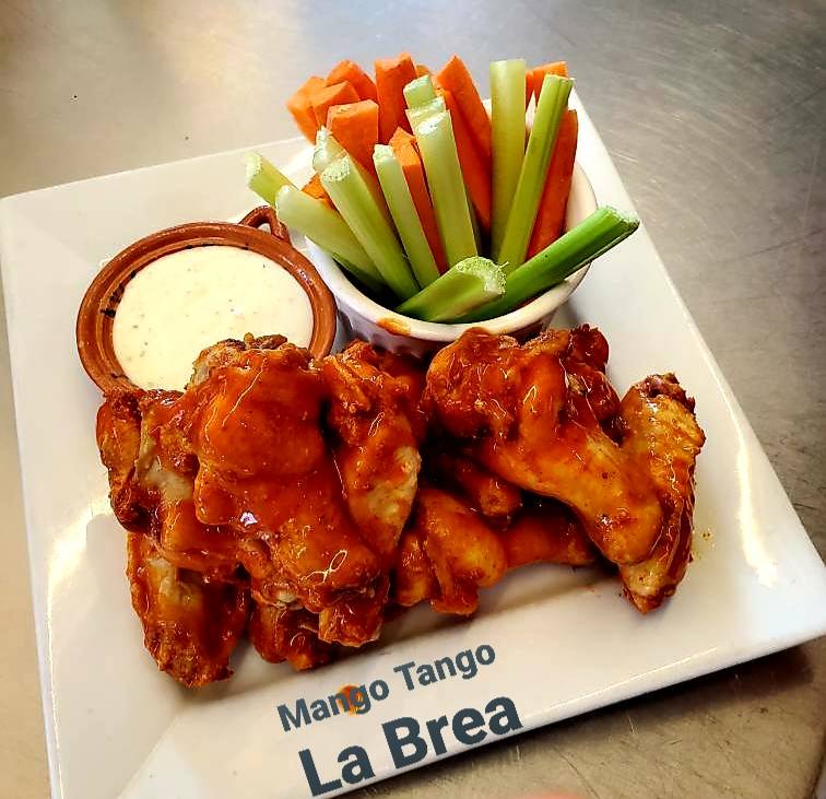 Mango Tango La Brea juicery & grill | restaurant | 411 N La Brea Ave, Inglewood, CA 90302, USA | 7473895212 OR +1 747-389-5212