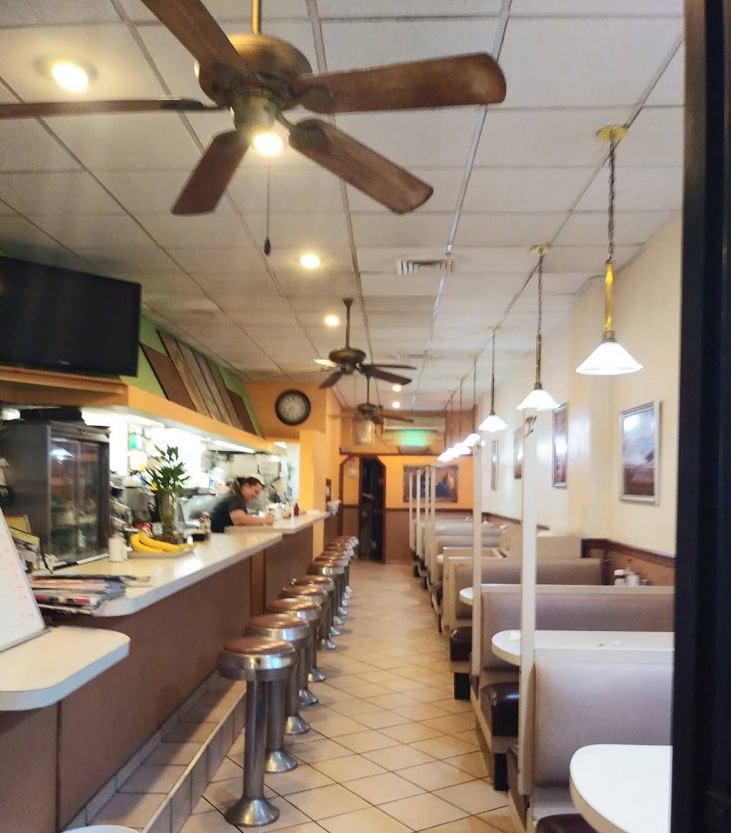 Briarwood Cafe | meal takeaway | 138-49 Queens Blvd, Briarwood, NY 11435, USA | 7182977494 OR +1 718-297-7494