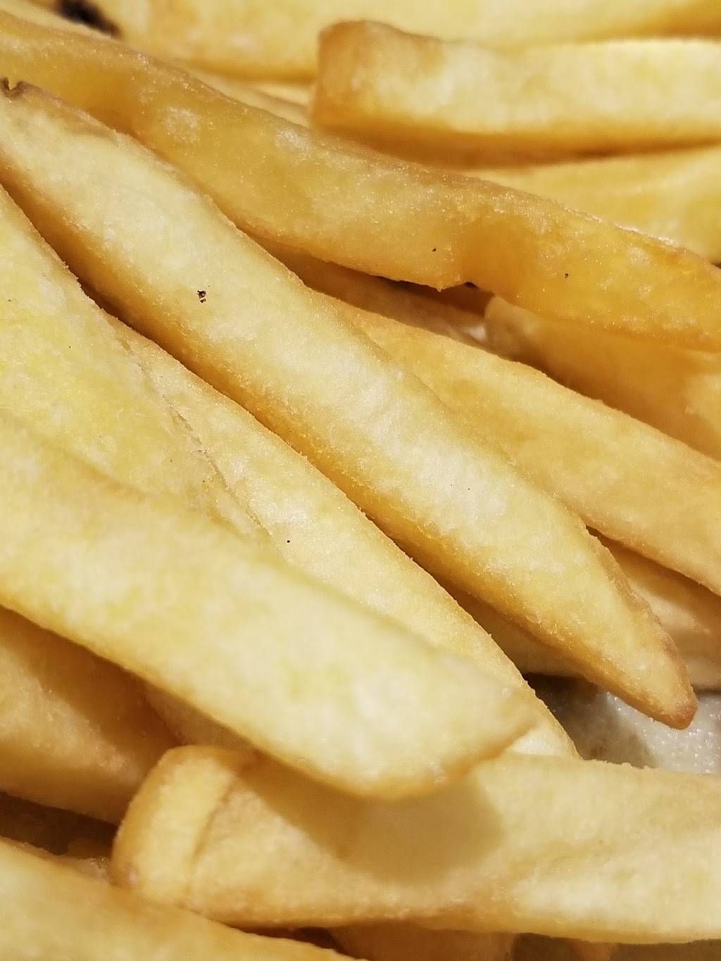 Sammys Chinese & Burgers | restaurant | 1151 Dundas St W, Mississauga, ON L5C 1C6, Canada | 9052778772 OR +1 905-277-8772