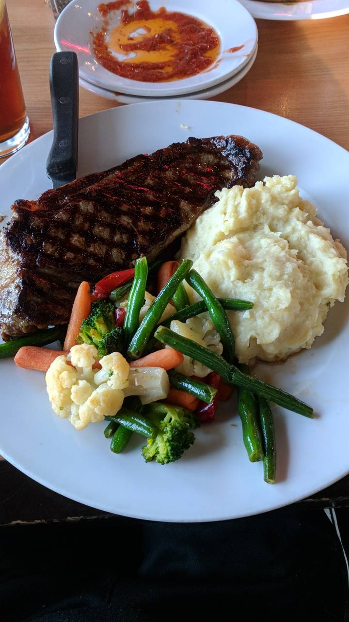 Broadway Grill | restaurant | 453 S Broadway St, Lake Orion, MI 48362, USA | 2486909141 OR +1 248-690-9141