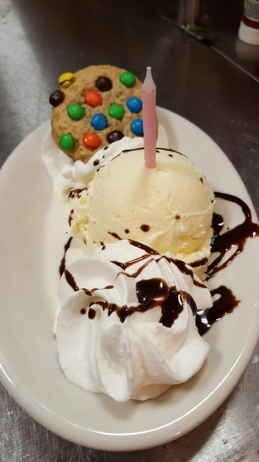 East Ridge Family Restaurant | restaurant | 1925 East Ridge Road, Rochester, NY 14622, USA | 5853387900 OR +1 585-338-7900