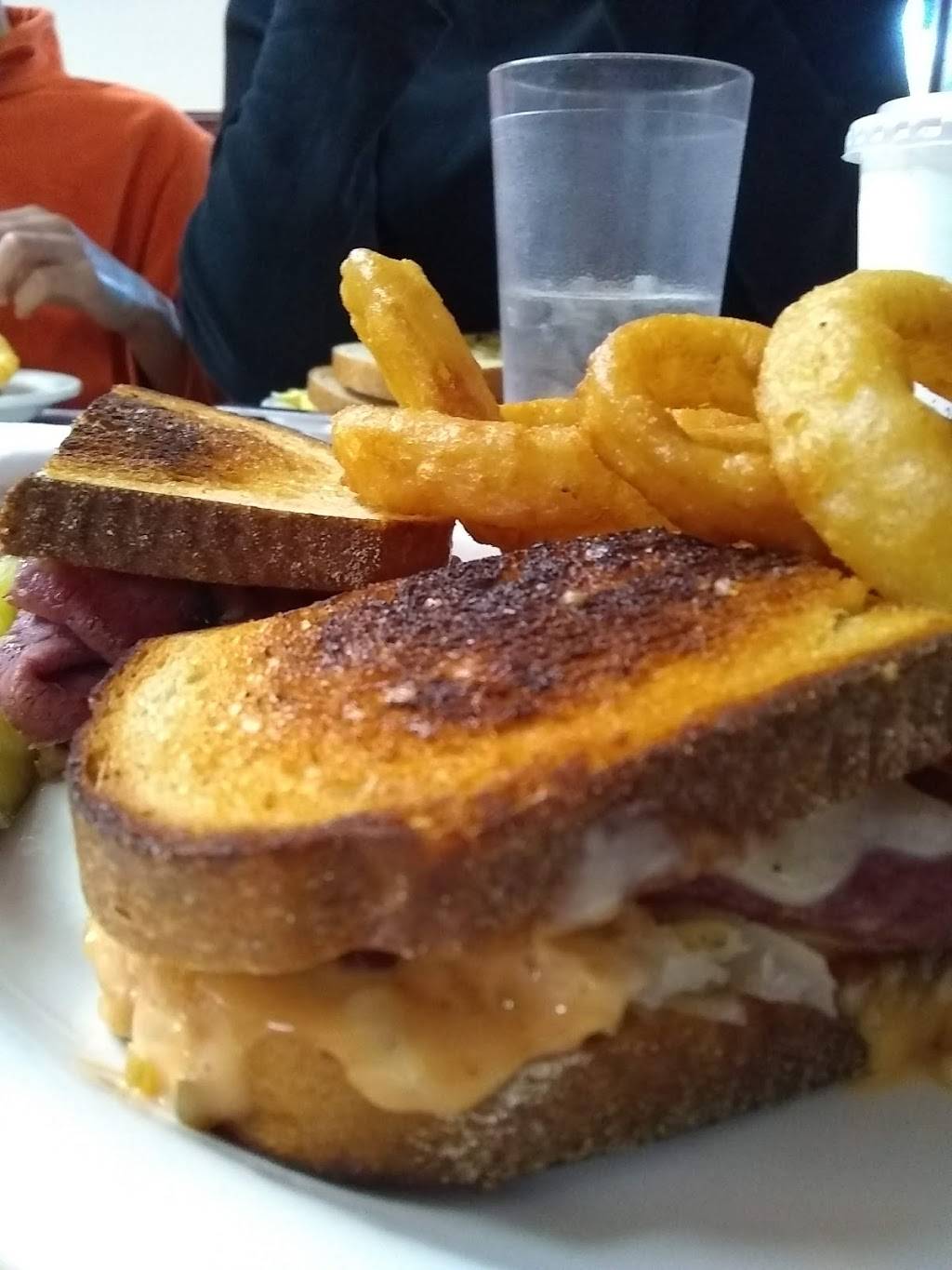 New Hartford Diner | restaurant | 141 Main St, New Hartford, CT 06057, USA | 8606936430 OR +1 860-693-6430