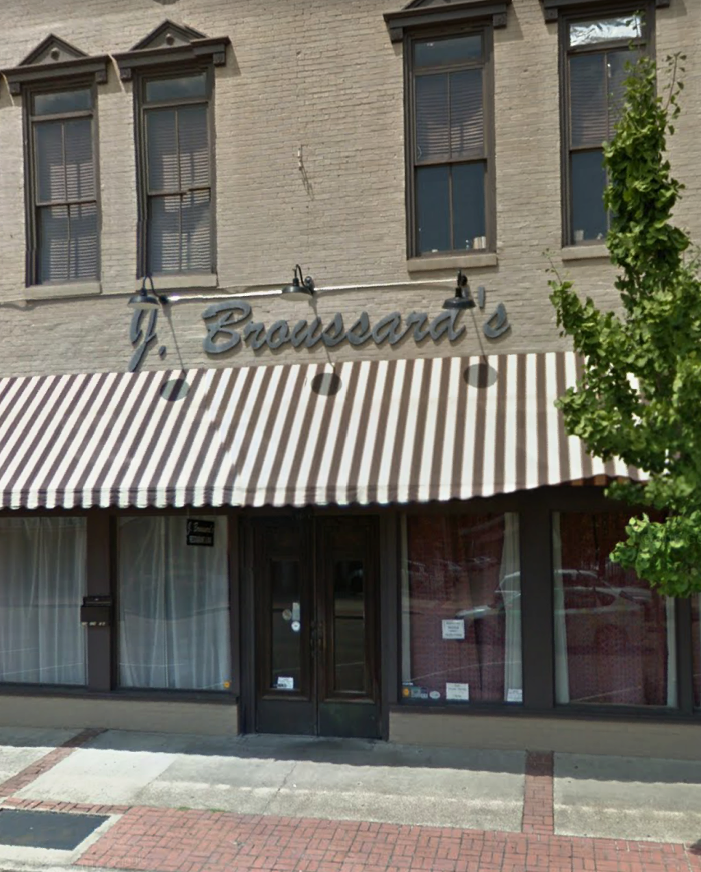 J. Broussards | restaurant | 210 5th St S, Columbus, MS 39701, USA | 6622431480 OR +1 662-243-1480