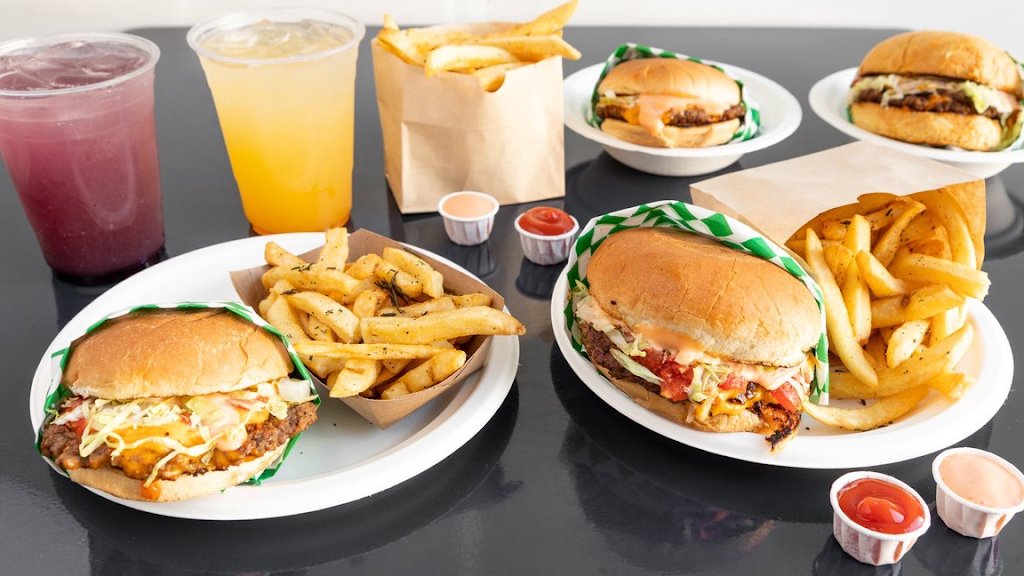 5:55 Burgers & Fries (HOLLYWOOD) | restaurant | 5652 Hollywood Blvd, Los Angeles, CA 90028, USA | 5623969555 OR +1 562-396-9555