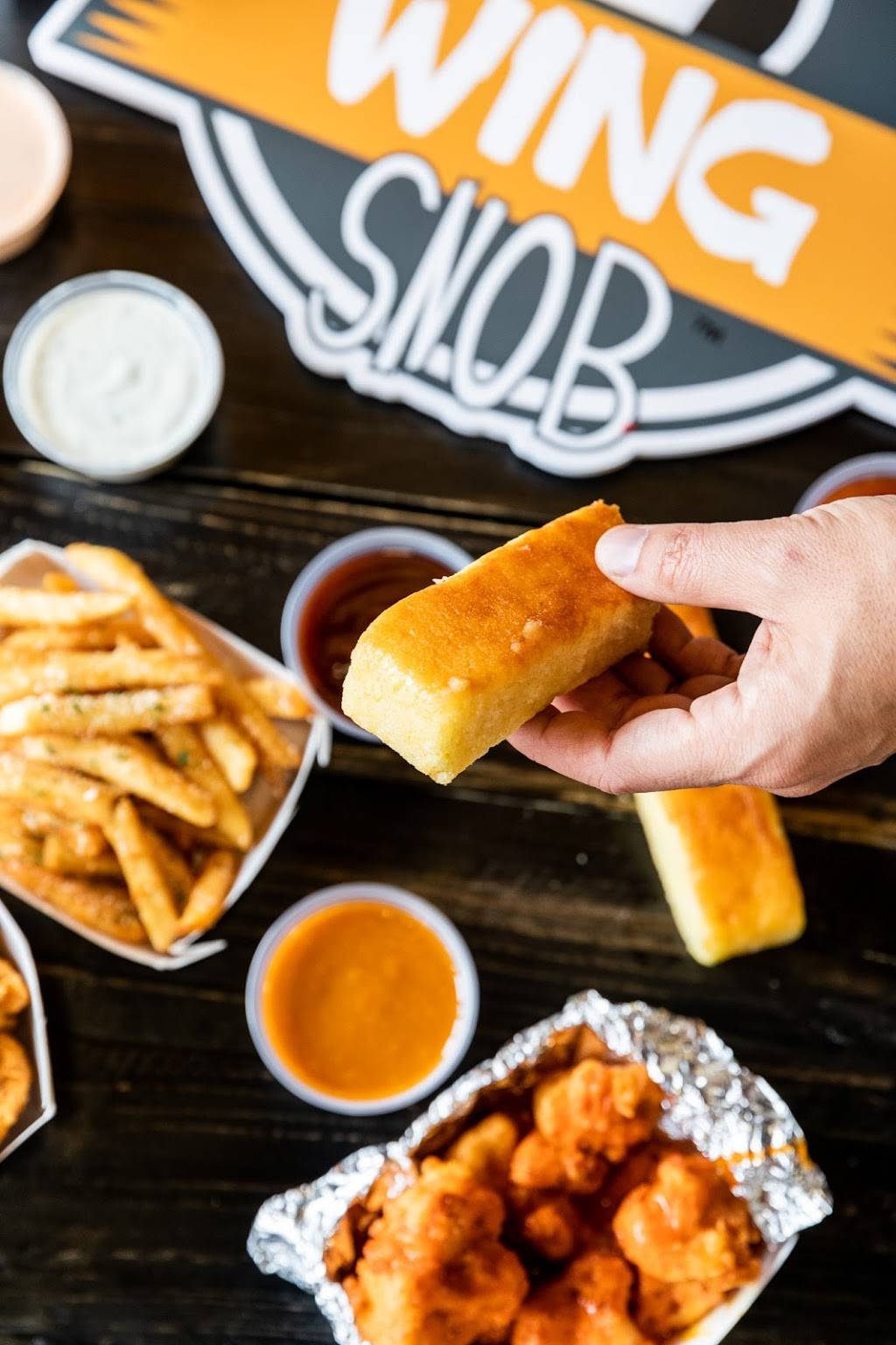 Wing Snob | restaurant | 140 Twelve Mile Rd, Madison Heights, MI 48071, USA | 2484309464 OR +1 248-430-9464