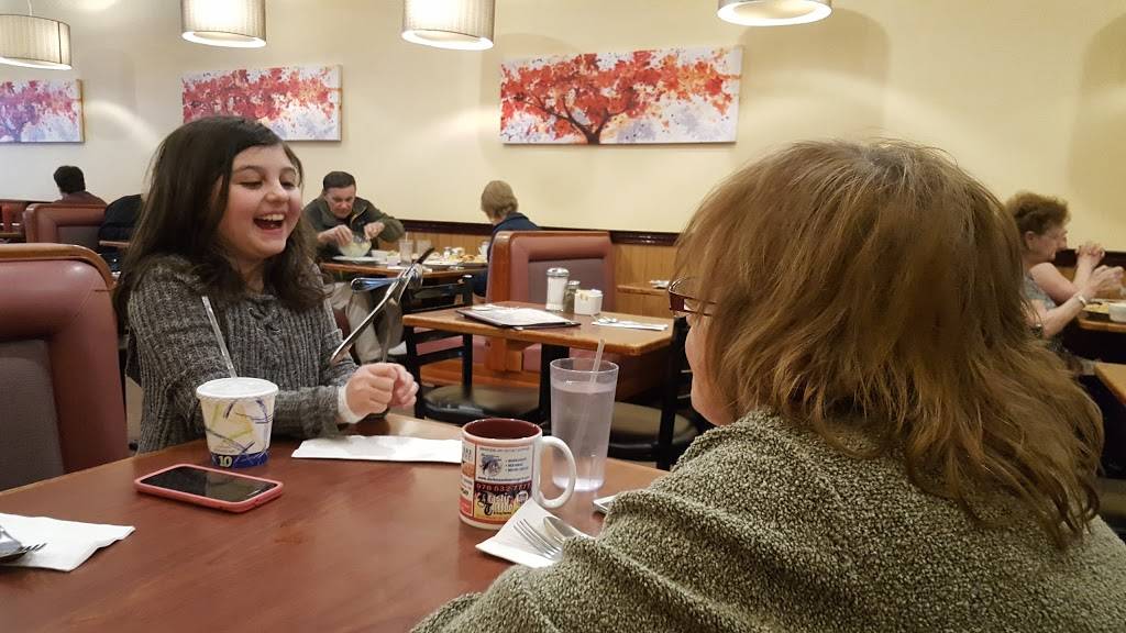 Family Fare Restaurant | restaurant | 474 Lowell St #11, Peabody, MA 01960, USA | 9785369049 OR +1 978-536-9049