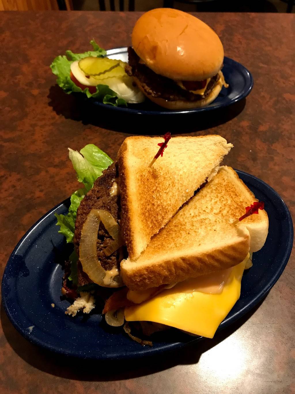 Hometown Cafe | restaurant | 204 W Front St, Syracuse, MO 65354, USA | 6602983307 OR +1 660-298-3307