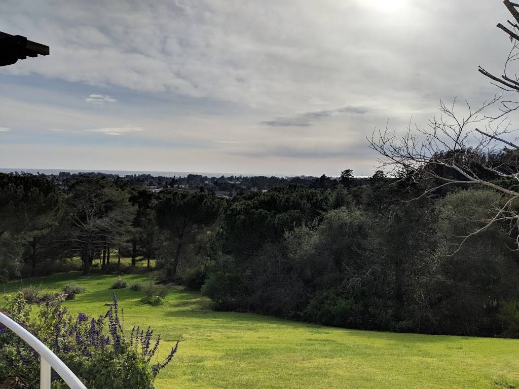 Linwoods Bar & Grill at Chaminade Resort | restaurant | 1 Chaminade Ln, Santa Cruz, CA 95065, USA | 8314755600 OR +1 831-475-5600